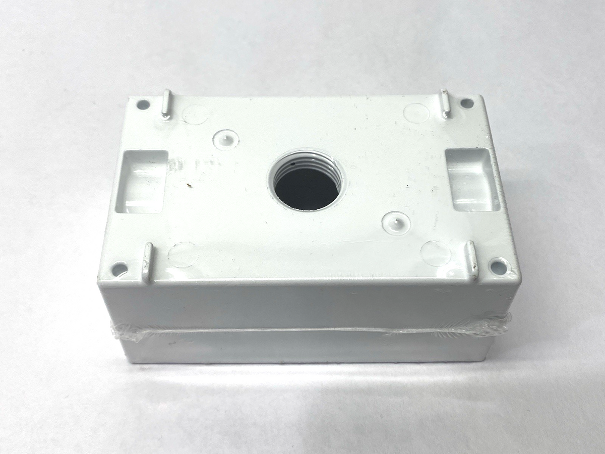 Thomas & Betts DIH3-1-LM-WH White Outlet Box Three Hole 1/2" - Maverick Industrial Sales
