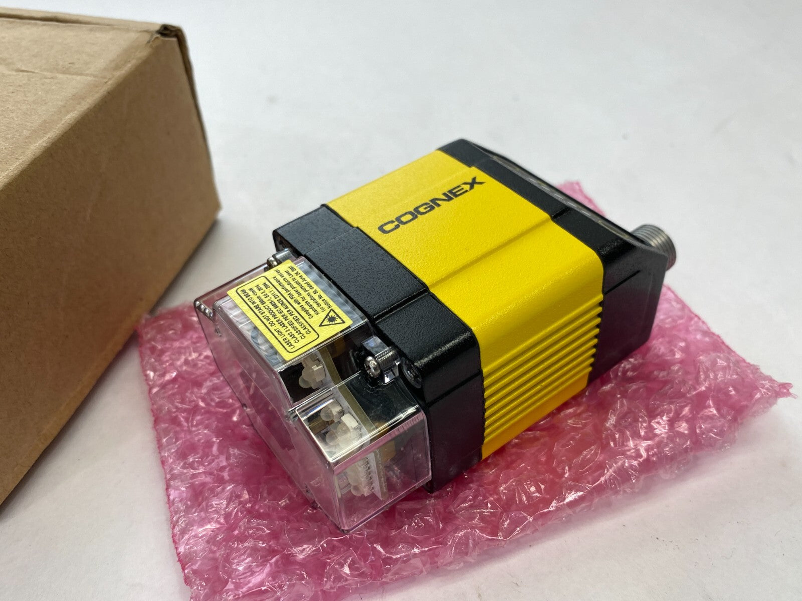 Cognex DMR-302X-00 Barcode Reader 828-0369-1R w/ 820-0290-1R Diff. LED Lens - Maverick Industrial Sales