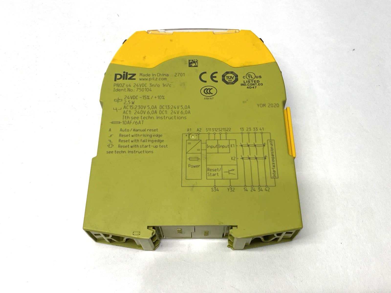 PNOZ s4 24VDC 3n/o 1n/c | Pilz Safety Relay 750104 DAMAGED DIN LATCH - Used - Maverick Industrial Sales