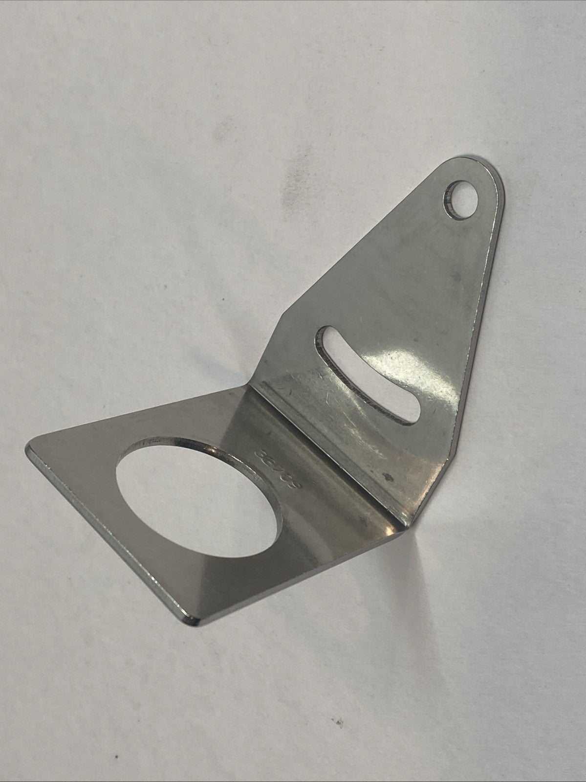 SMB30A | Banner Stainless Right-Angle Bracket For 30mm QS30/SM30 Sensors - New – Open box - Maverick Industrial Sales