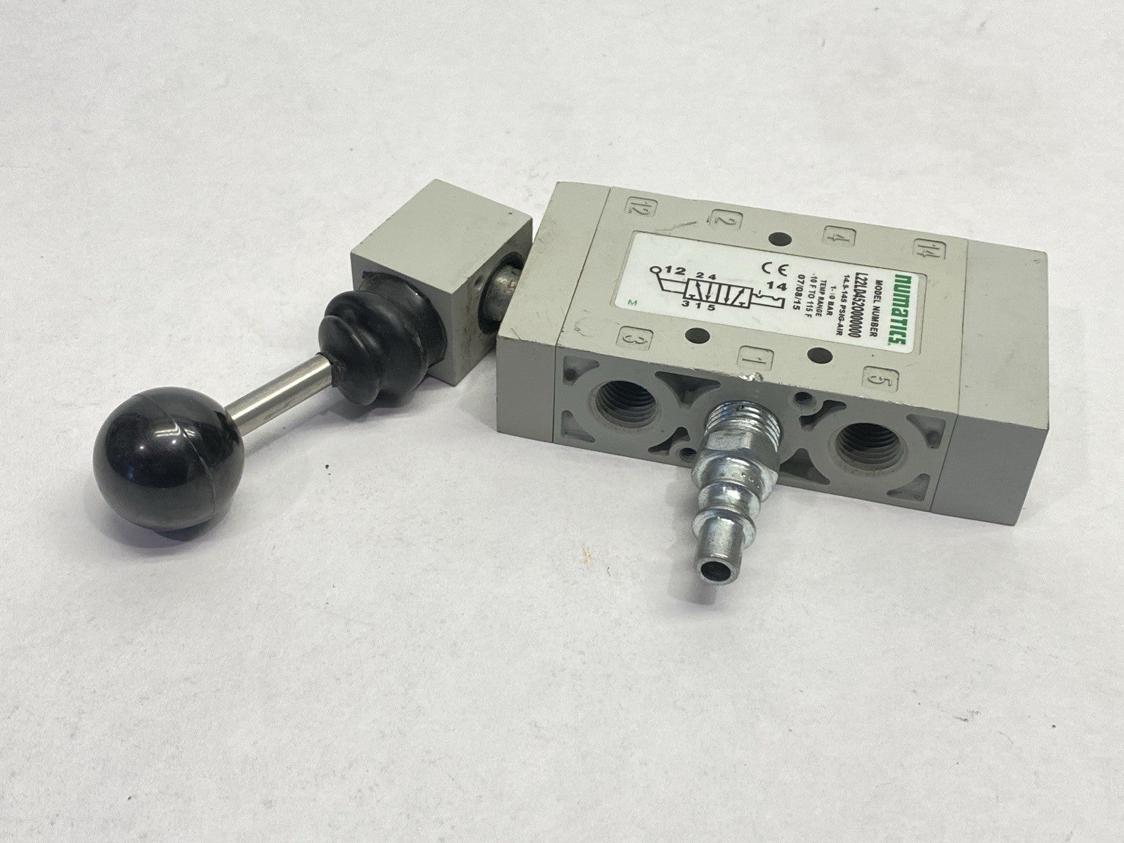 L22LD452O000000 | Numatics Pneumatic 4-Way Hand Lever Valve - For parts or not working - Maverick Industrial Sales