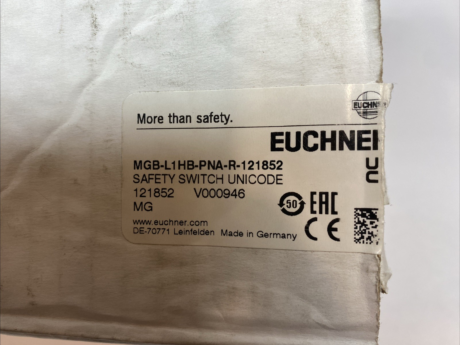 Euchner MGB-L1HB‑PNA‑R‑121852 Safety Gate Box , 3 Ctrls, Push‑Pull Plug 121852 - Maverick Industrial Sales