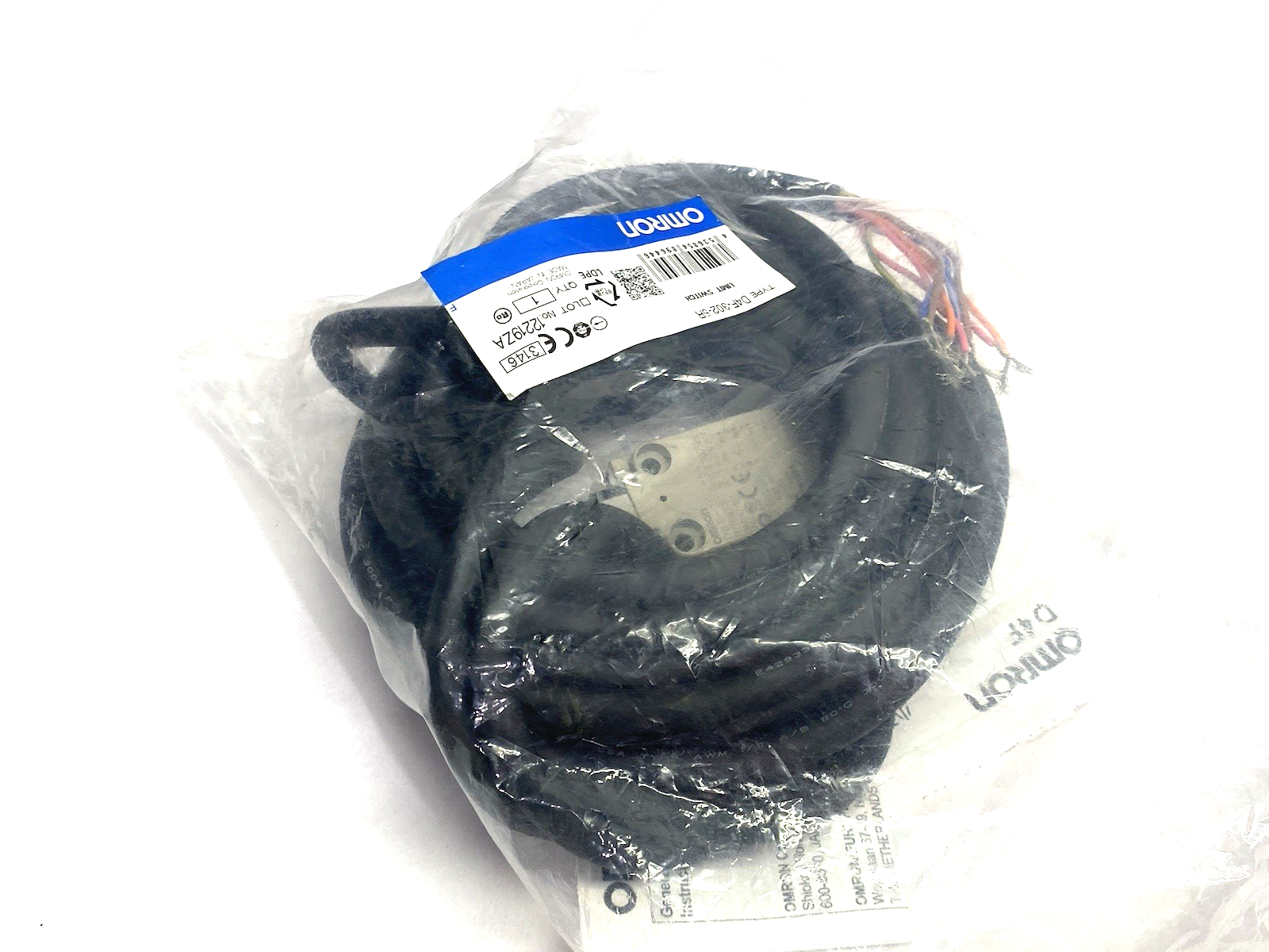 D4F-302-5R | Omron Small Safety Limit Switch, Roller plunger, 2NC/2NO, 5m Cable - New - Maverick Industrial Sales
