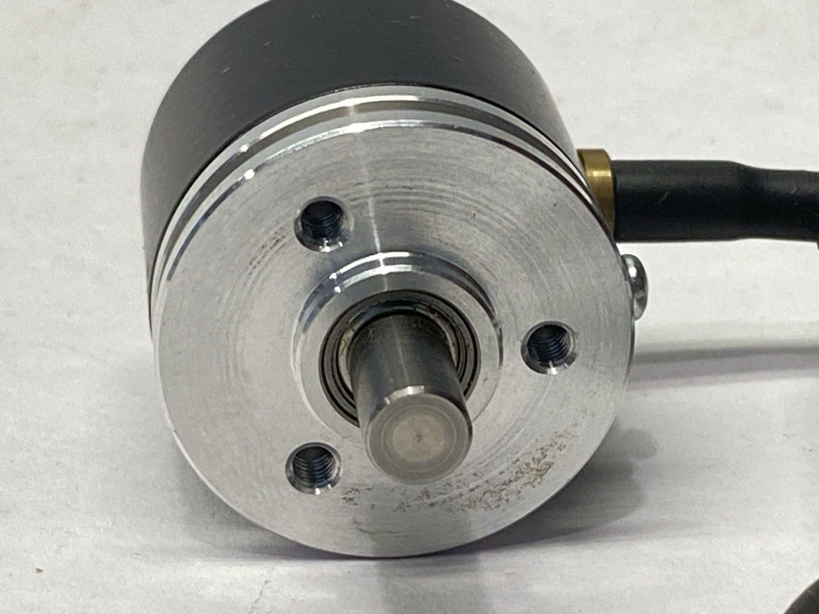 Assembly Automation 2002450 Industrial Rotary Encoder IS280.0601R33.00512.S175 - For parts or not working - Maverick Industrial Sales