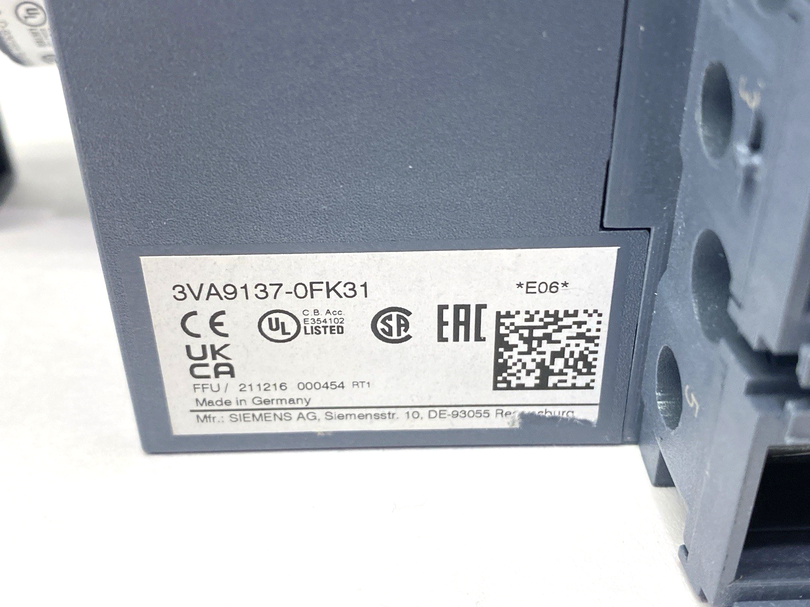 Siemens 3VA5110-4ED31-0AA0 Circuit Breaker w/ 3VA9137-0FK31 Operator NO HANDLE - Maverick Industrial Sales