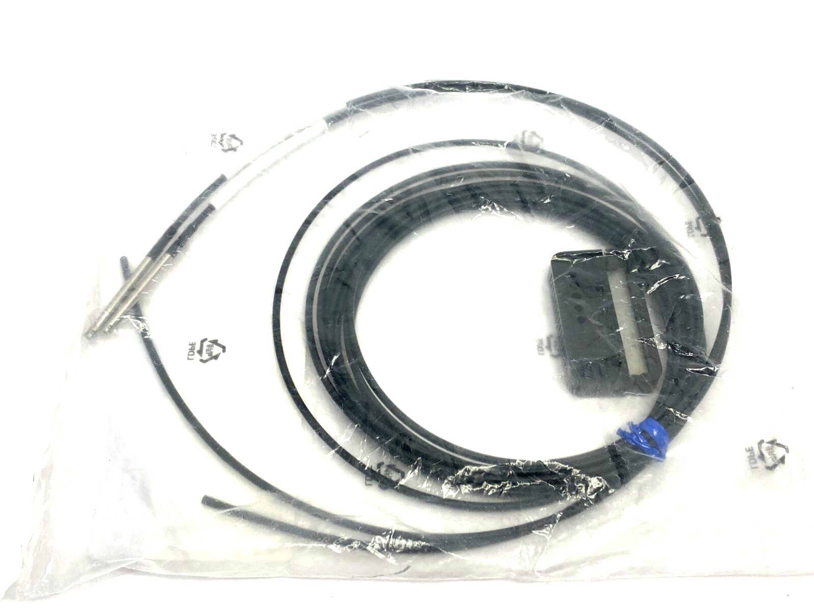 Omron E32-T14L Fiber Optic Sensor Head Dual-Channel - Maverick Industrial Sales