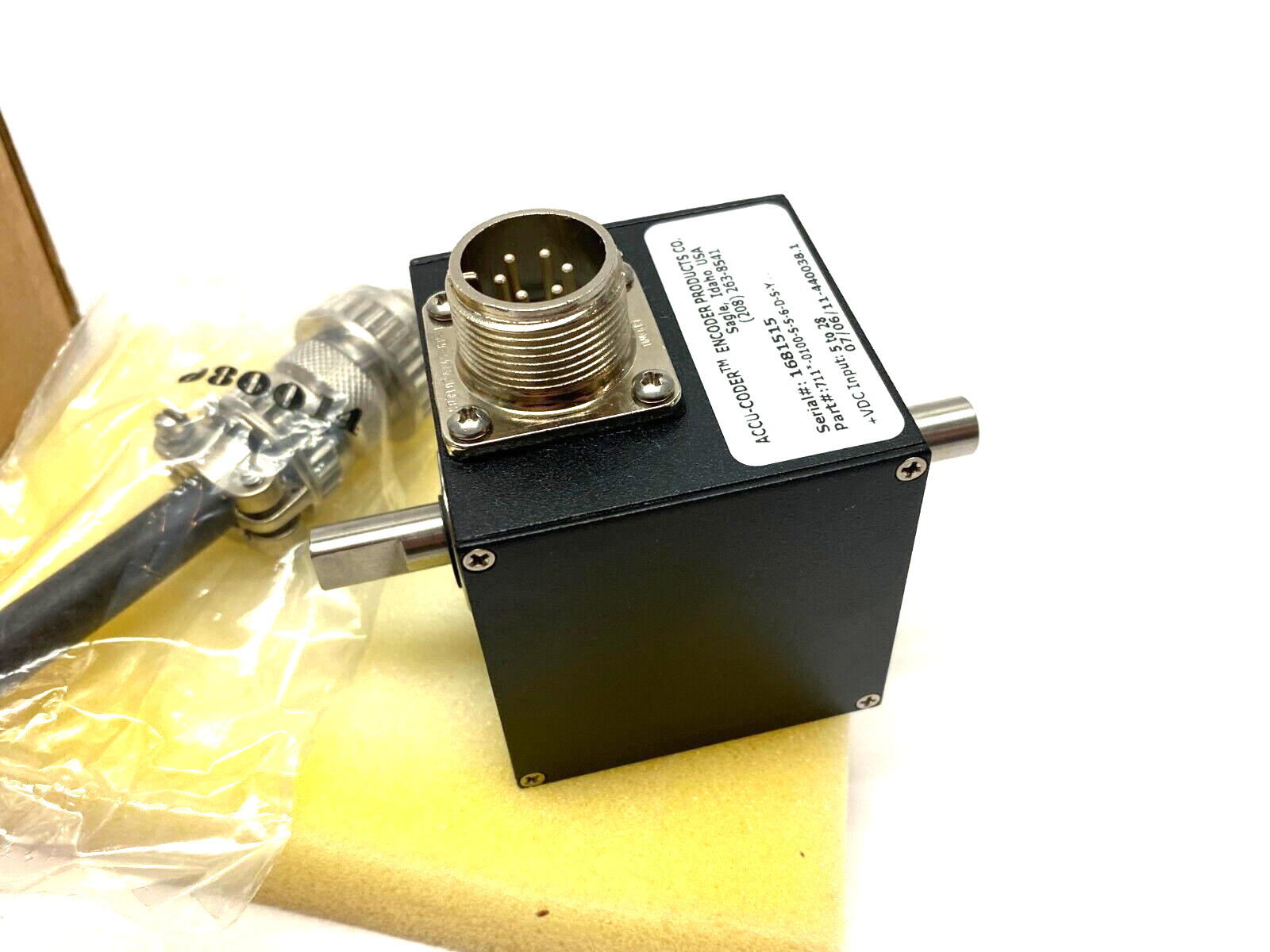 Accu-Coder 711*-0100-S-S-6-D-S-Y Incremental Encoder Dual-Shaft 711*0100S 6-0011 - Maverick Industrial Sales