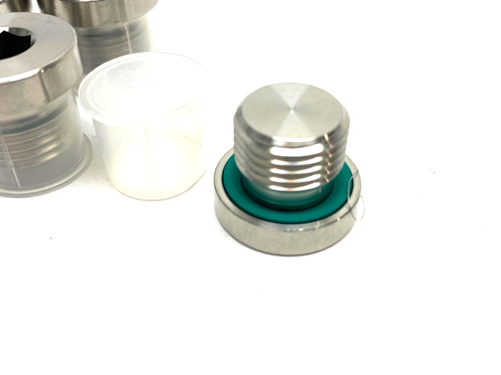 Inner Hex Head M16x1.5 Pipe Fitting Plug, Stainless Steel w/ Seal LOT OF 4 - Maverick Industrial Sales