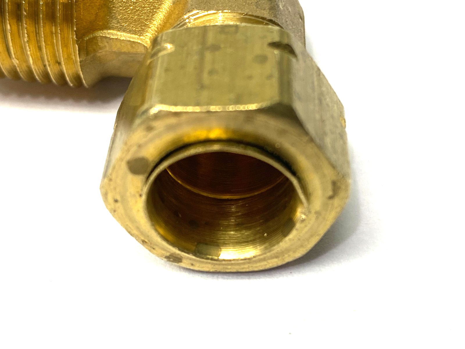 8MSEL8N-B | Parker Brass A-LOK Compression Elbow Fitting, 1/2" Tube OD, 1/2" NPT- New – Open box - Maverick Industrial Sales
