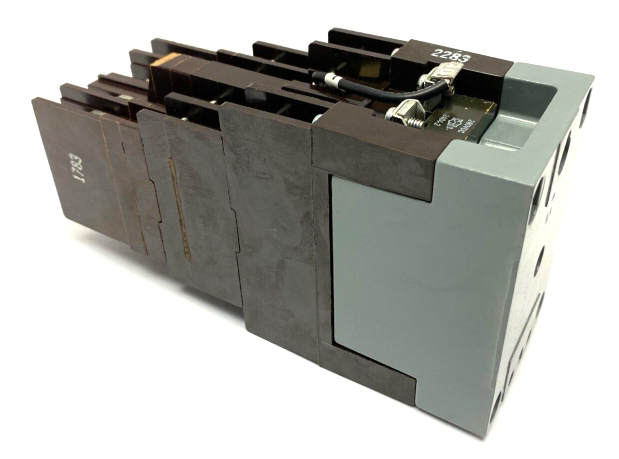 Cutler-Hammer D26MRD524B1 Type M Relay w/ Magnetic and Rear Deck - Maverick Industrial Sales