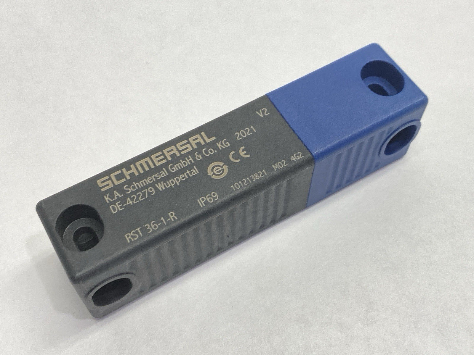 Schmersal 101213821 Magnetic Latching Safety Sensor Actuator RST 36-1-R - Maverick Industrial Sales