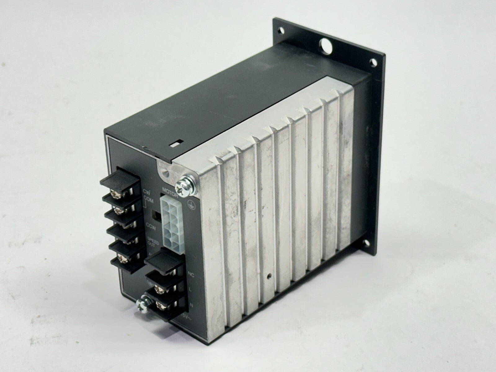 Oriental Motor AXUD10A Speed Controller 100-115V 50/60Hz 0.7A - Maverick Industrial Sales