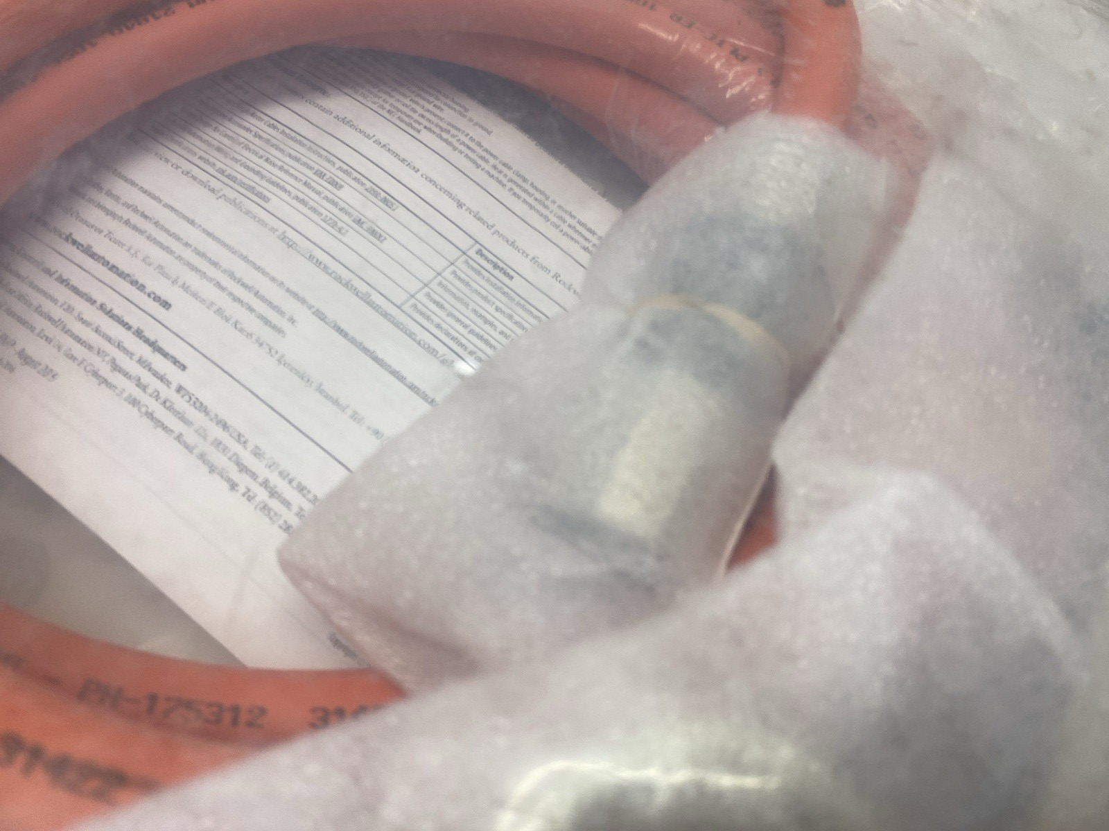 2090-CSBM1DE-14AA09 | Allen Bradley Ser. A Kinetix Single Cable, DSL 9m Non-Flex - New - Maverick Industrial Sales