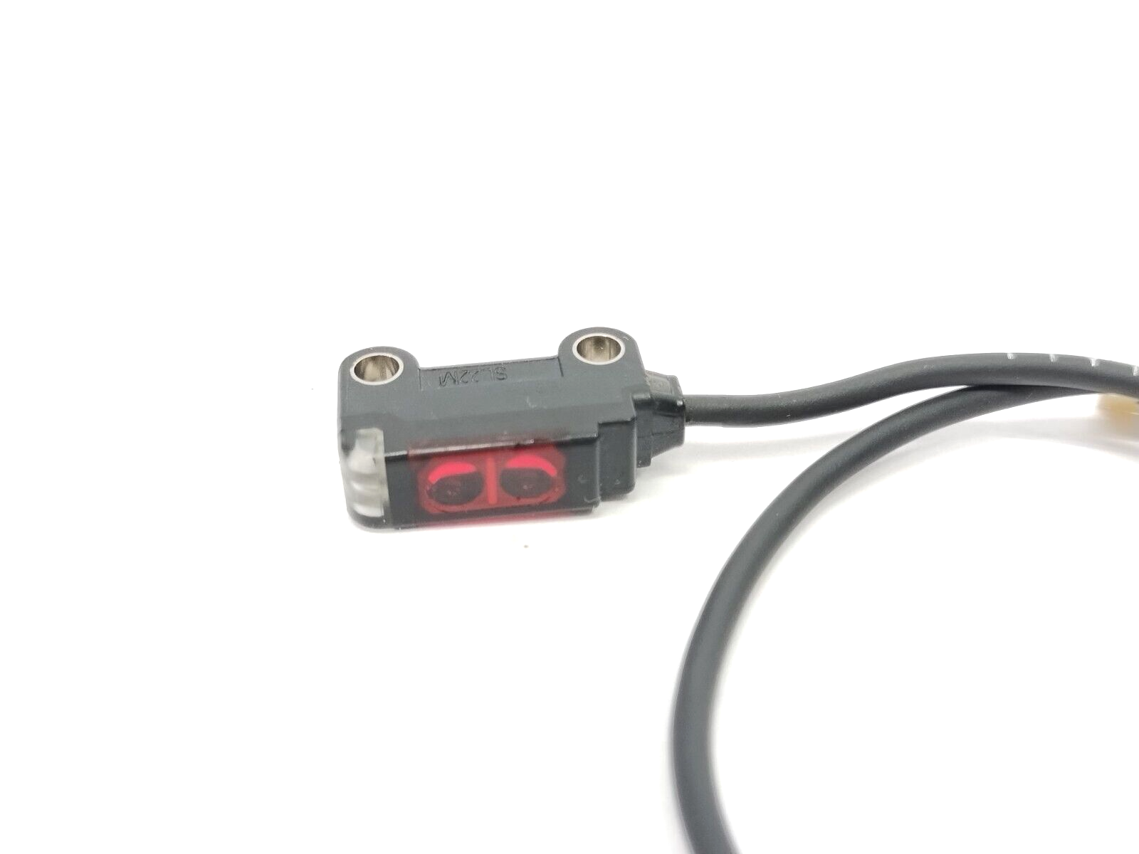 Omron E3T-SL22M Ultracompact Photoelectric Sensor, 5-30mm Sensing, NPN - Maverick Industrial Sales
