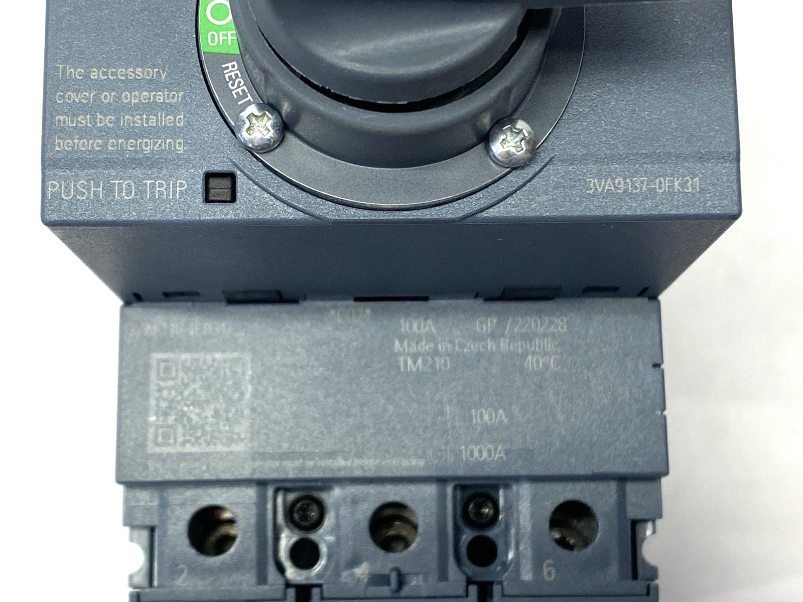 Siemens 3VA5110-4ED31-0AA0 Circuit Breaker w/ 3VA9137-0FK31 Operator NO HANDLE - Maverick Industrial Sales