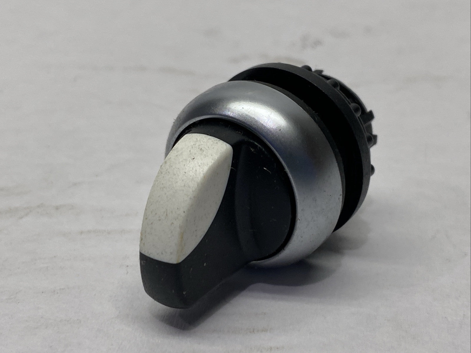 Moeller S-5733 2-Position Selector Switch Assembly Black Boiler 1-2 - Maverick Industrial Sales