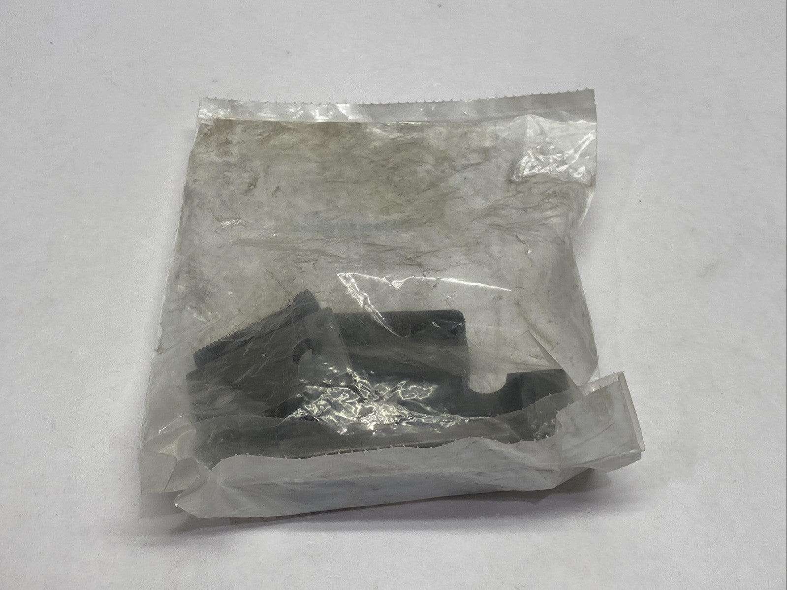 Behringer SH3062-PP Pipe Support Heavy 5/8" Tube / Carbon / Polypropylene - Maverick Industrial Sales
