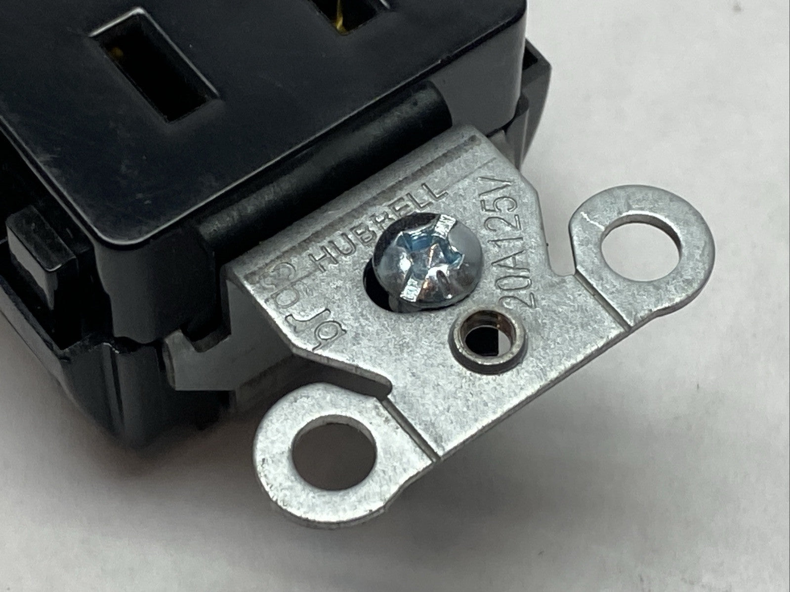 Hubbell DR20BLK Duplex Receptacle Flush Mount Black 20A 125V LOT OF 2 - Maverick Industrial Sales
