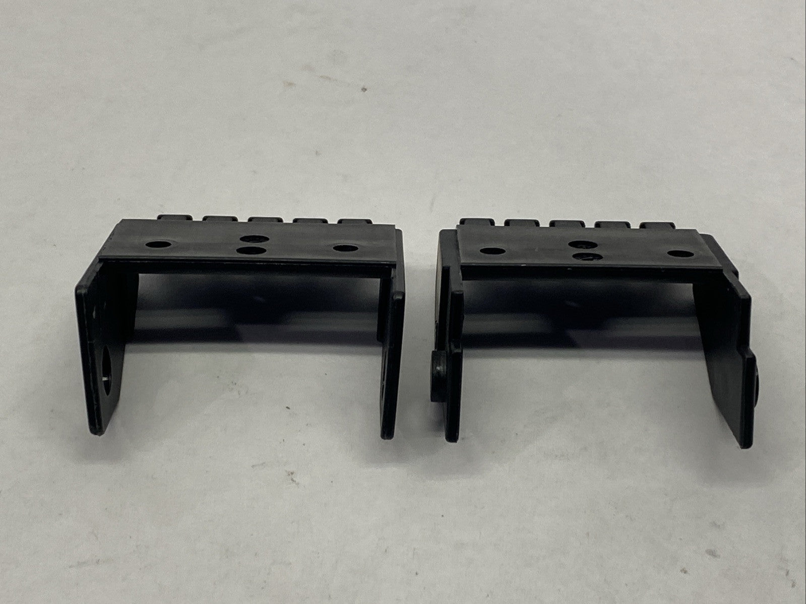 Igus 117-4-12PZ B17 Series Cable Chain Bracket Male/Female - Maverick Industrial Sales