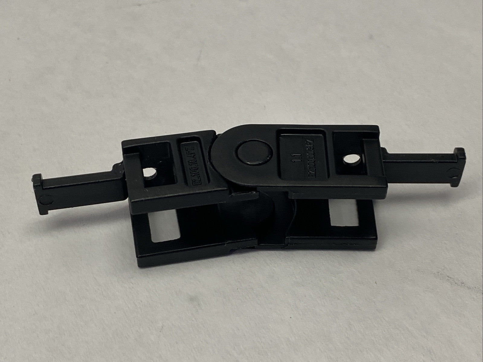 Igus E2-100-10-12PZ Locking Plastic Mounting Bracket w/ Tie Wrap Plates LOT OF 3 - Maverick Industrial Sales