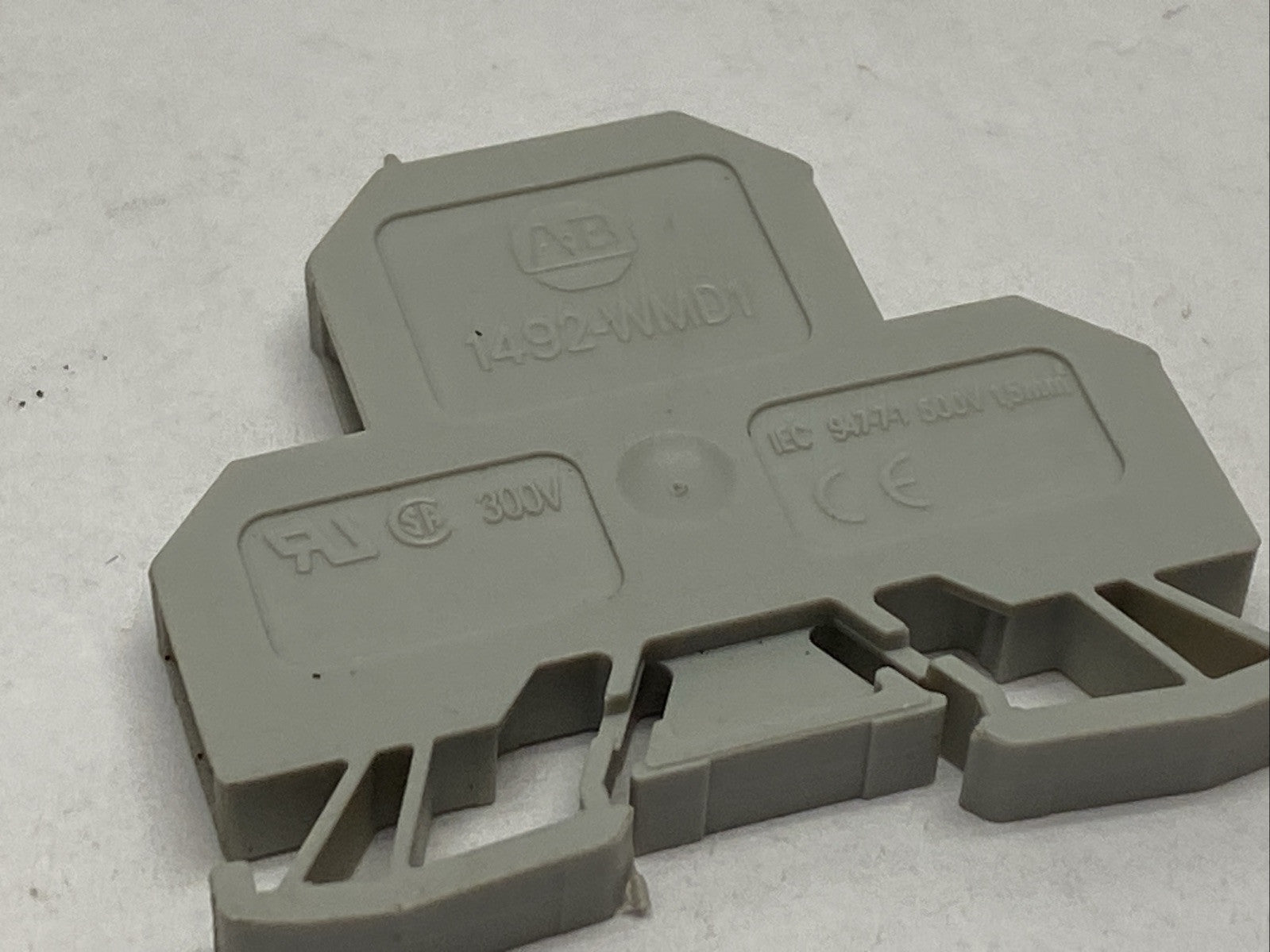 Allen Bradley 1492-WMD1 IEC Terminal Block Gray 300V LOT OF 10 - Maverick Industrial Sales