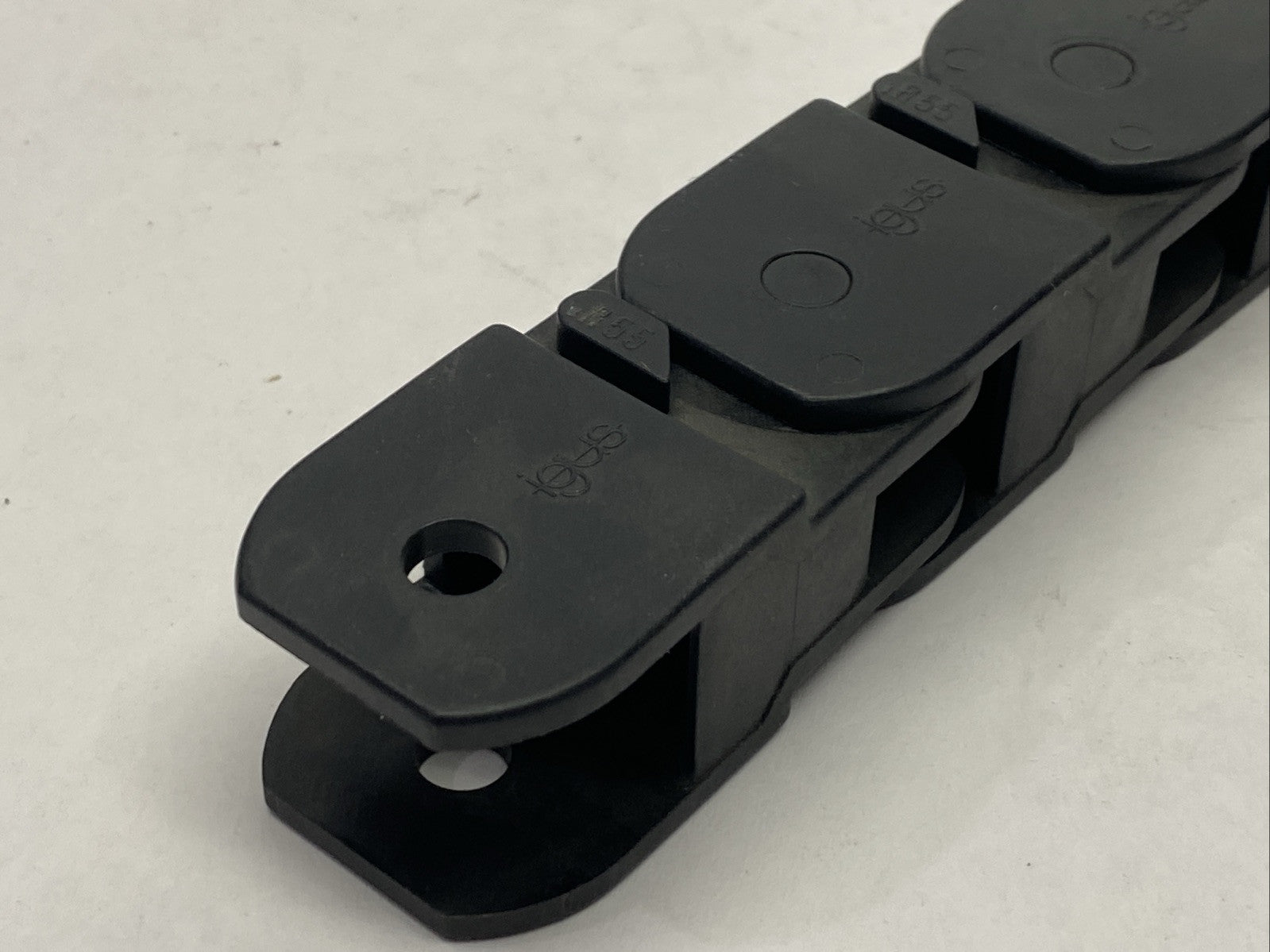 Igus 20-1-055-0 Series 20 E2 Medium E-Chain Cable Carrier 20 Links - Maverick Industrial Sales