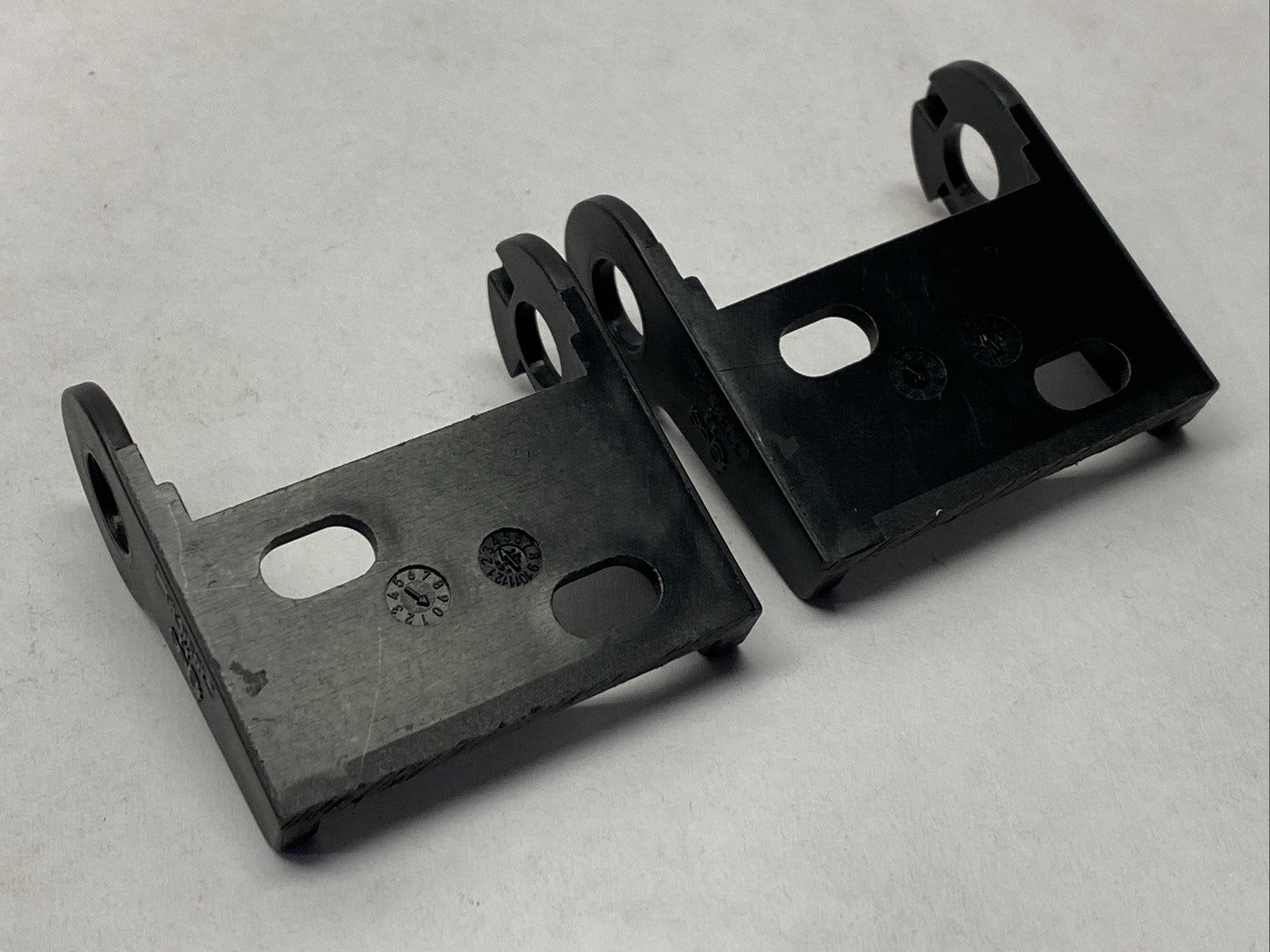 Igus 1038.1P Pivoting End Bracket For Energy Chain LOT OF 2 - Maverick Industrial Sales