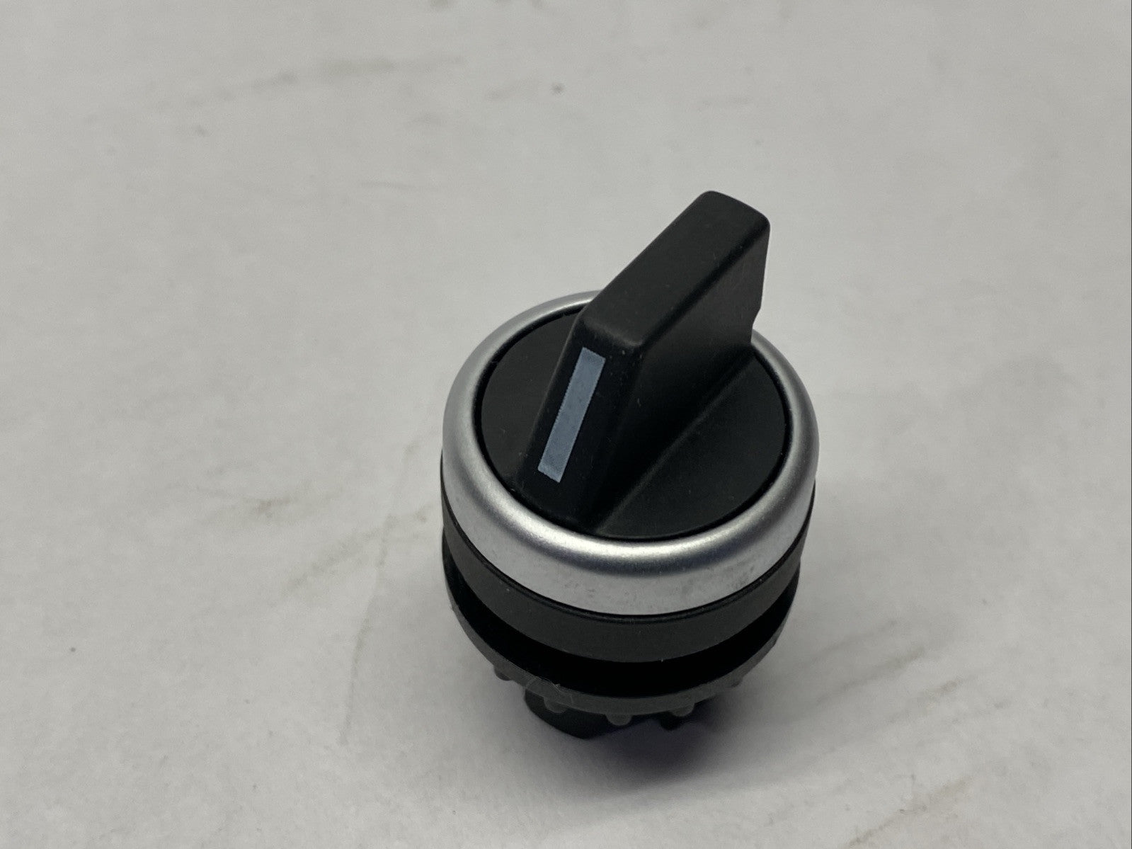 Moeller 5612 2-Position Selector Switch Assembly Black - Maverick Industrial Sales