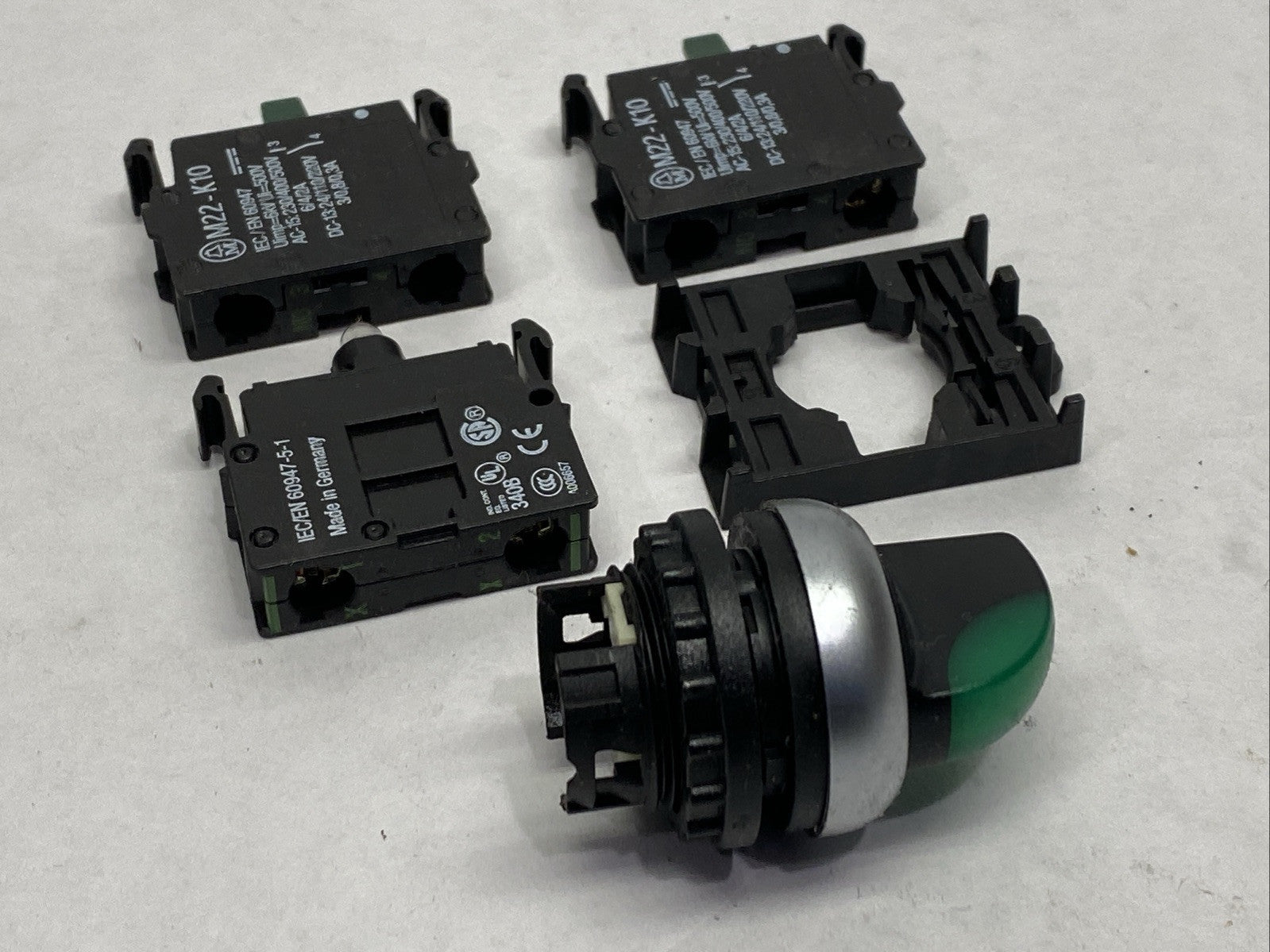 Moeller S-5412 Illuminated 3-Position Selector Switch Assembly Green - Maverick Industrial Sales