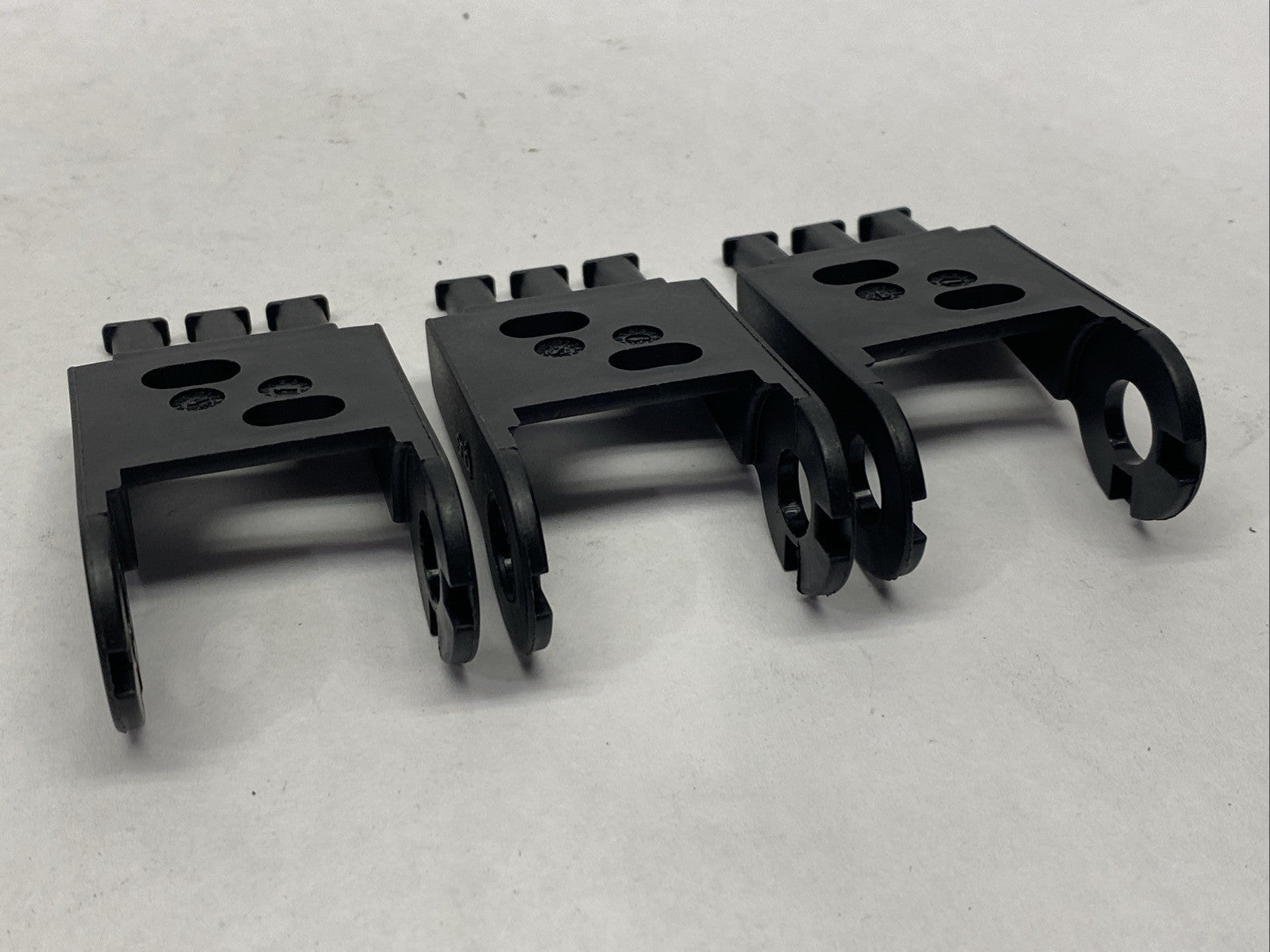 Igus 1025-12PZ 1-Channel Mounting Bracket LOT OF 3 - Maverick Industrial Sales