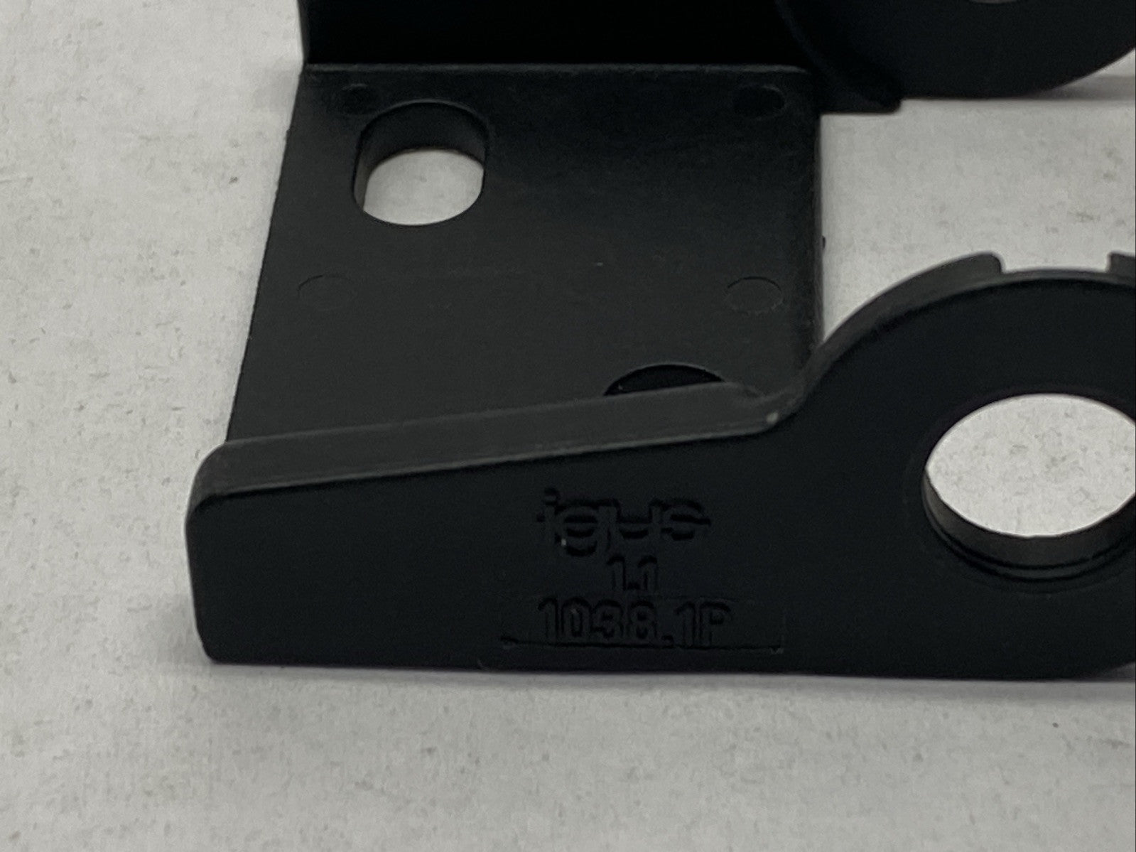 Igus 1038.1P Pivoting End Bracket For Energy Chain LOT OF 2 - Maverick Industrial Sales