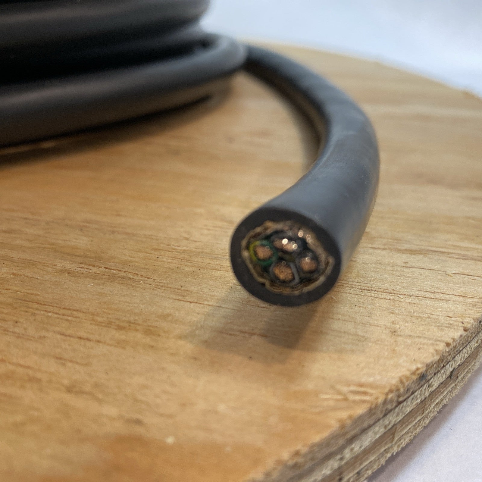 LAPP 761404 Cable OLFLEX VFD SLIM 4G2.5 14/4C 81-FT 4C 14 AWG Black - Maverick Industrial Sales
