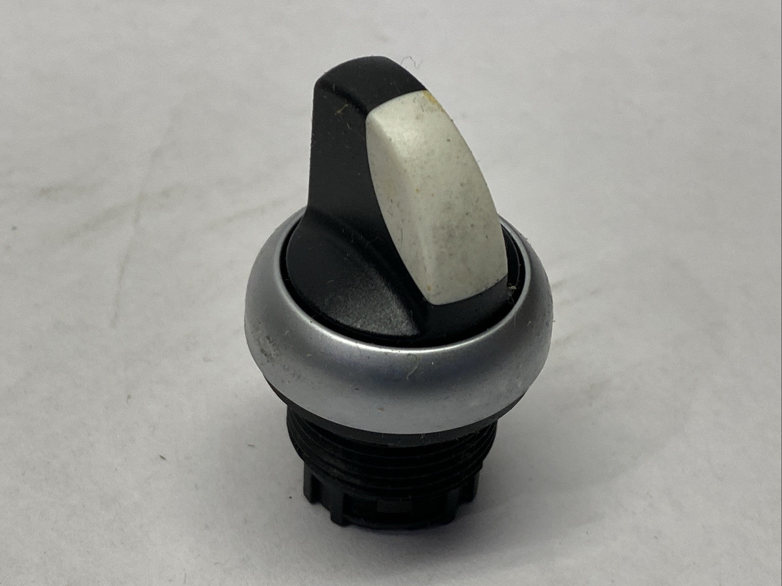 Moeller S-5367 2-Position Selector Switch Assembly Left / Right Black - Maverick Industrial Sales