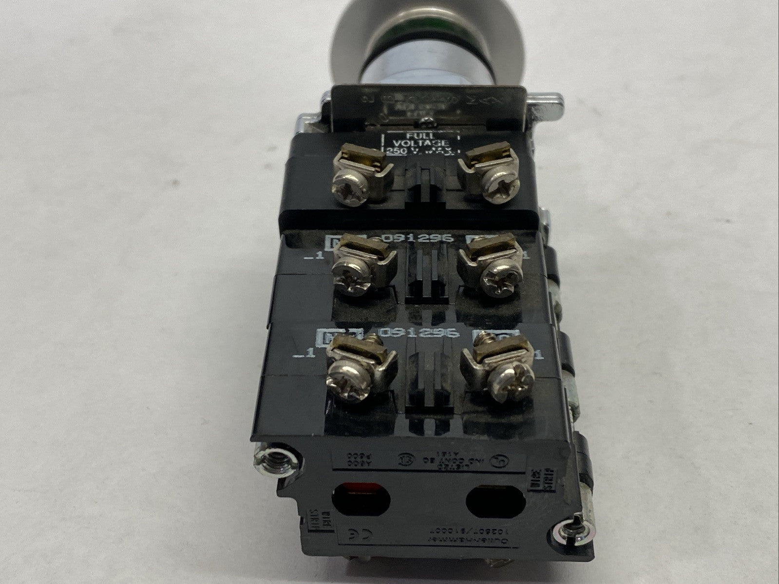 Cutler Hammer 10250T/91800T Green Illuminated Mushroom Pushbutton w/ 2x 091296 - Maverick Industrial Sales