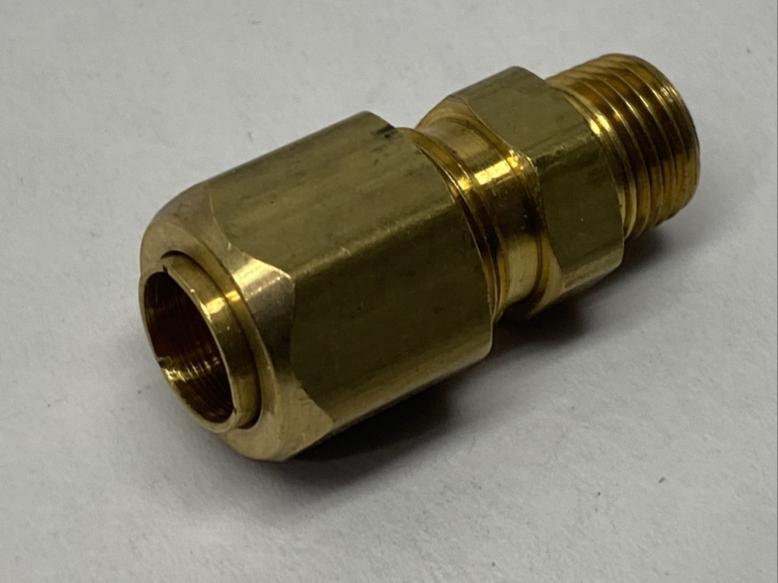 Parker F3BMB8-1/8 Brass Compression Fitting 1/8" BSPT LOT OF 11 - Maverick Industrial Sales
