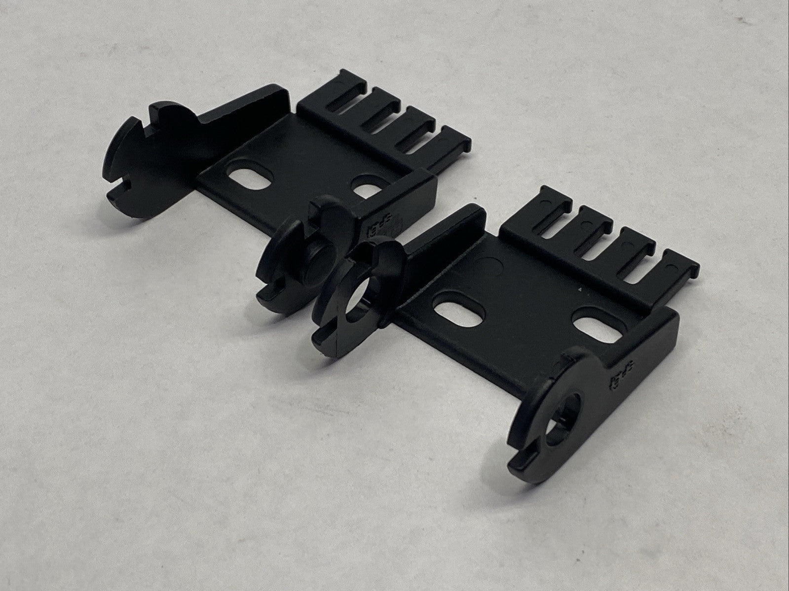 Igus 114-3-12PZ E14 Series Mounting Brackets With Tiewrap Plates Male / Female - Maverick Industrial Sales