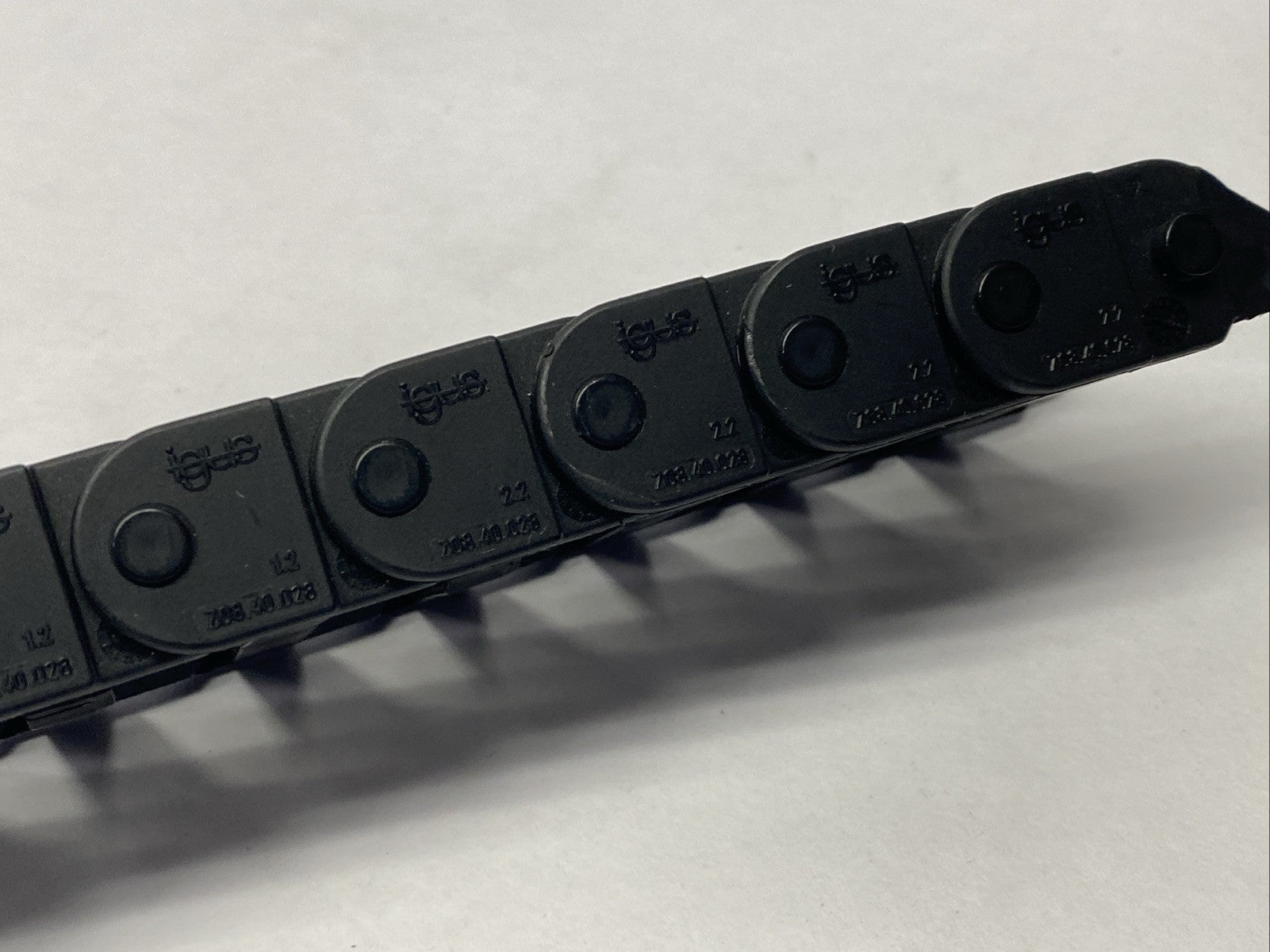 Igus Z08-40-028 Series Z08 Cable Carrier 21 Links 17" Length - Maverick Industrial Sales