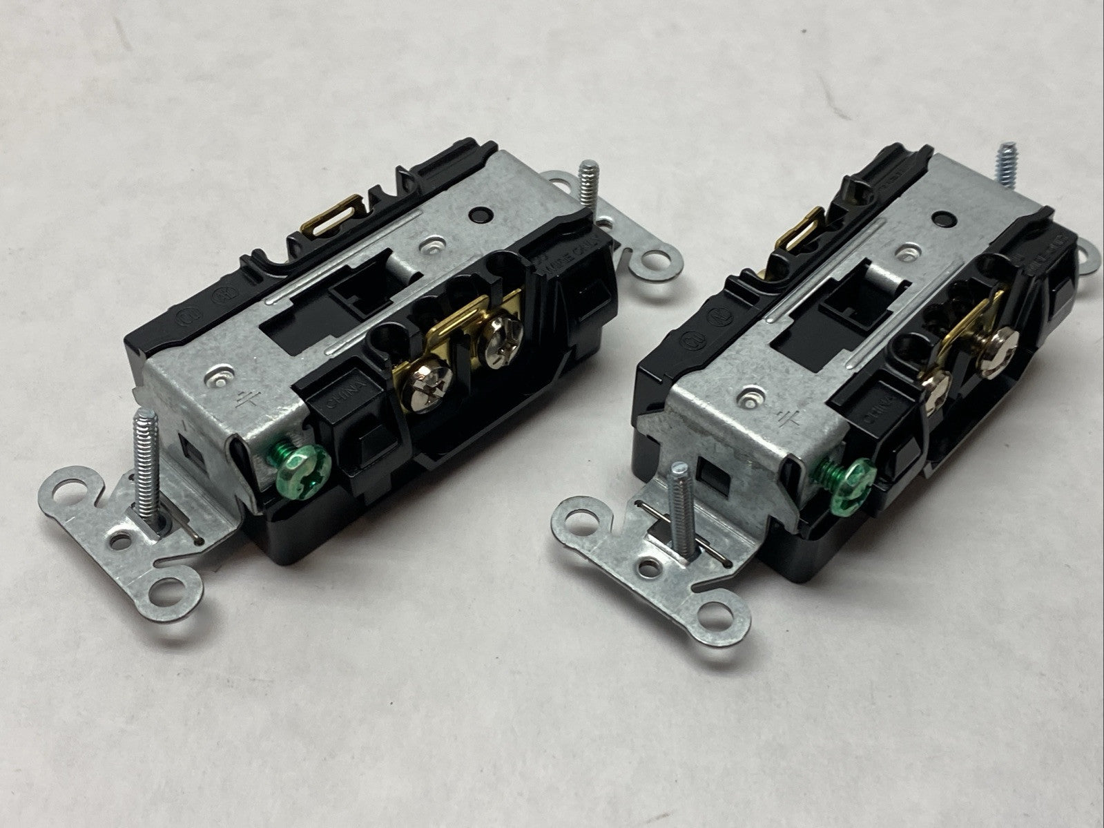 Hubbell DR20BLK Duplex Receptacle Flush Mount Black 20A 125V LOT OF 2 - Maverick Industrial Sales