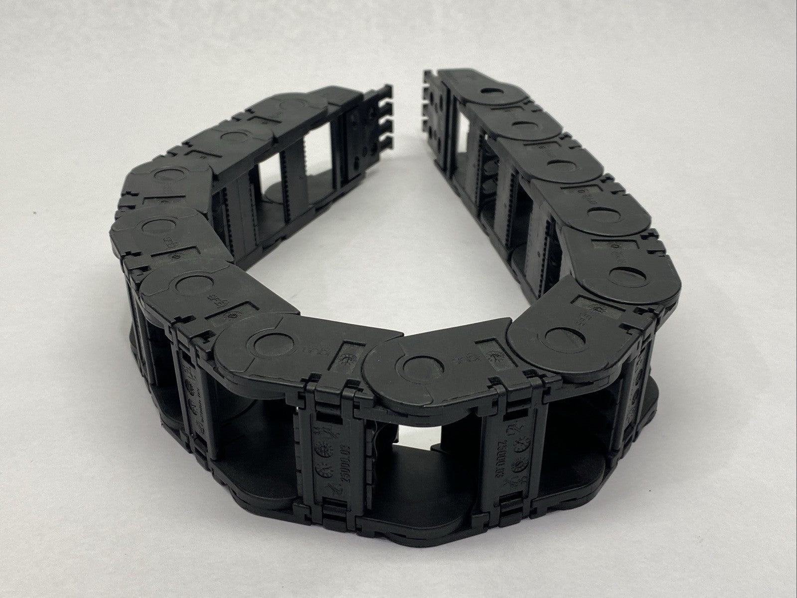 Igus 2500.03.075 Series 2500 Energy Chain 12 Links 1.81ft - Maverick Industrial Sales