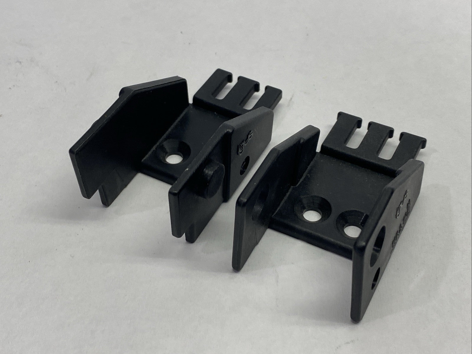 Igus 117-2-12PZ B17 Series Energy Chain Mounting Brackets Male/Female - Maverick Industrial Sales