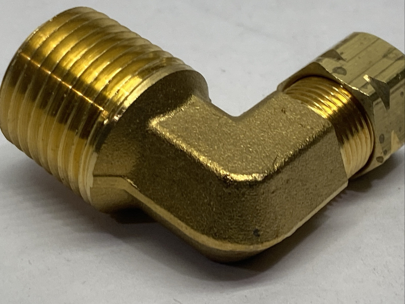 Parker 169CA-6-8 Brass Compression Elbow Fitting 3/8" Tube OD 1/2" NPT LOT OF 2 - Maverick Industrial Sales