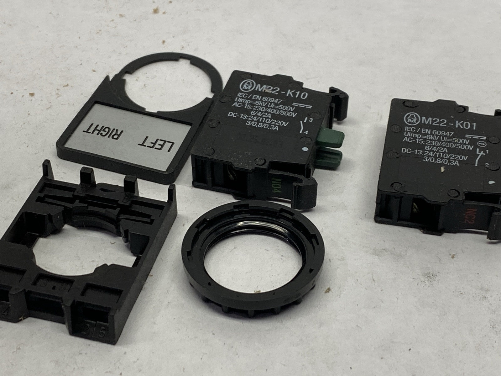 Moeller S-5367 2-Position Selector Switch Assembly Left / Right Black - Maverick Industrial Sales