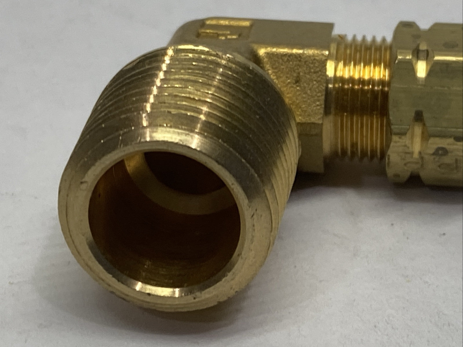 Parker 169CA-6-8 Brass Compression Elbow Fitting 3/8" Tube OD 1/2" NPT LOT OF 2 - Maverick Industrial Sales