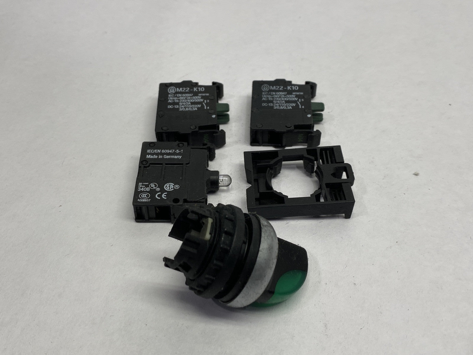 Moeller S-5225 Illuminated 3-Position Selector Switch Assembly Green - Maverick Industrial Sales