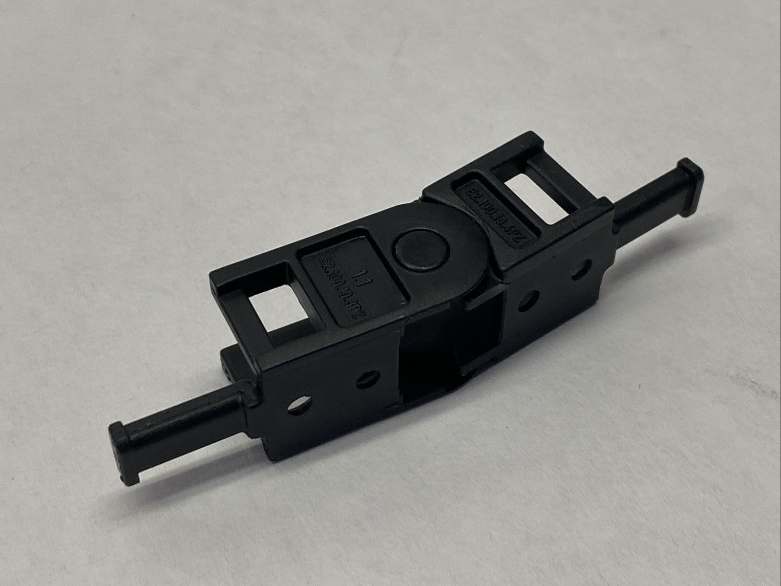 Igus E2-100-10-12PZ Locking Plastic Mounting Bracket w/ Tie Wrap Plates LOT OF 3 - Maverick Industrial Sales