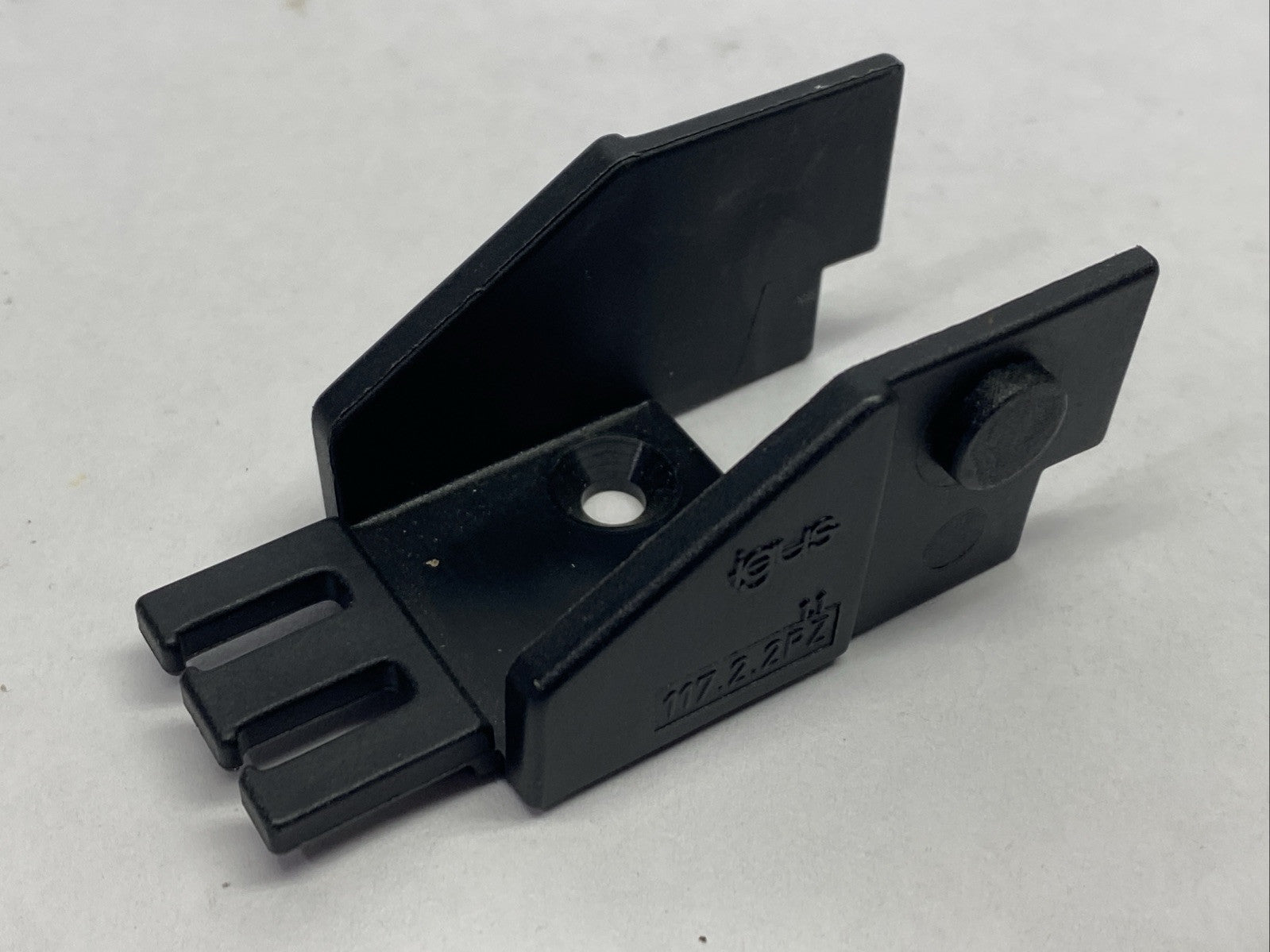 Igus 117-2-12PZ B17 Series Energy Chain Mounting Brackets Male/Female - Maverick Industrial Sales
