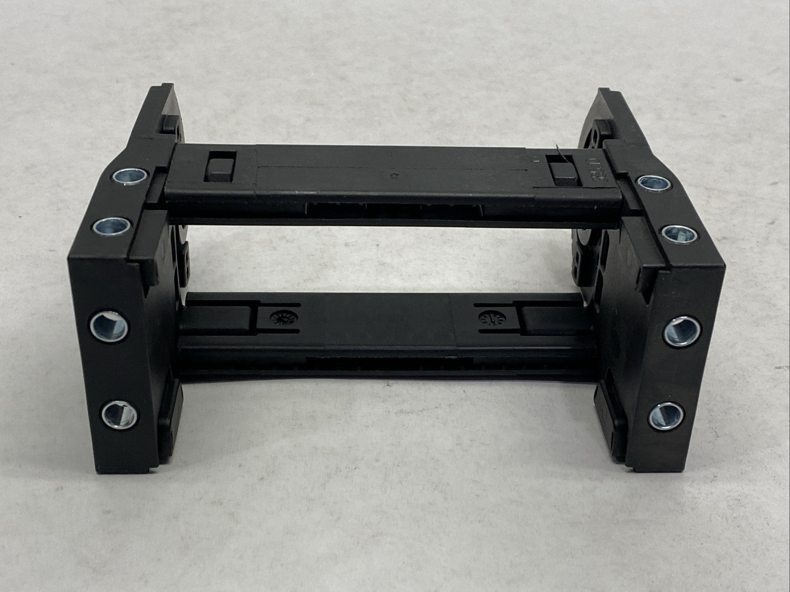 Igus E4-321-20-1-1 Pivoting End Bracket For Cable Chain - Maverick Industrial Sales
