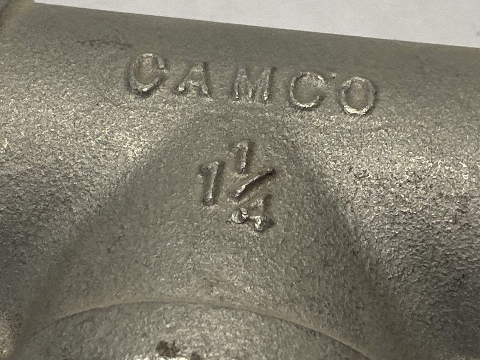 Camco 316-11/4 Pipe Tee Fitting 1-1/2" NPT - Maverick Industrial Sales