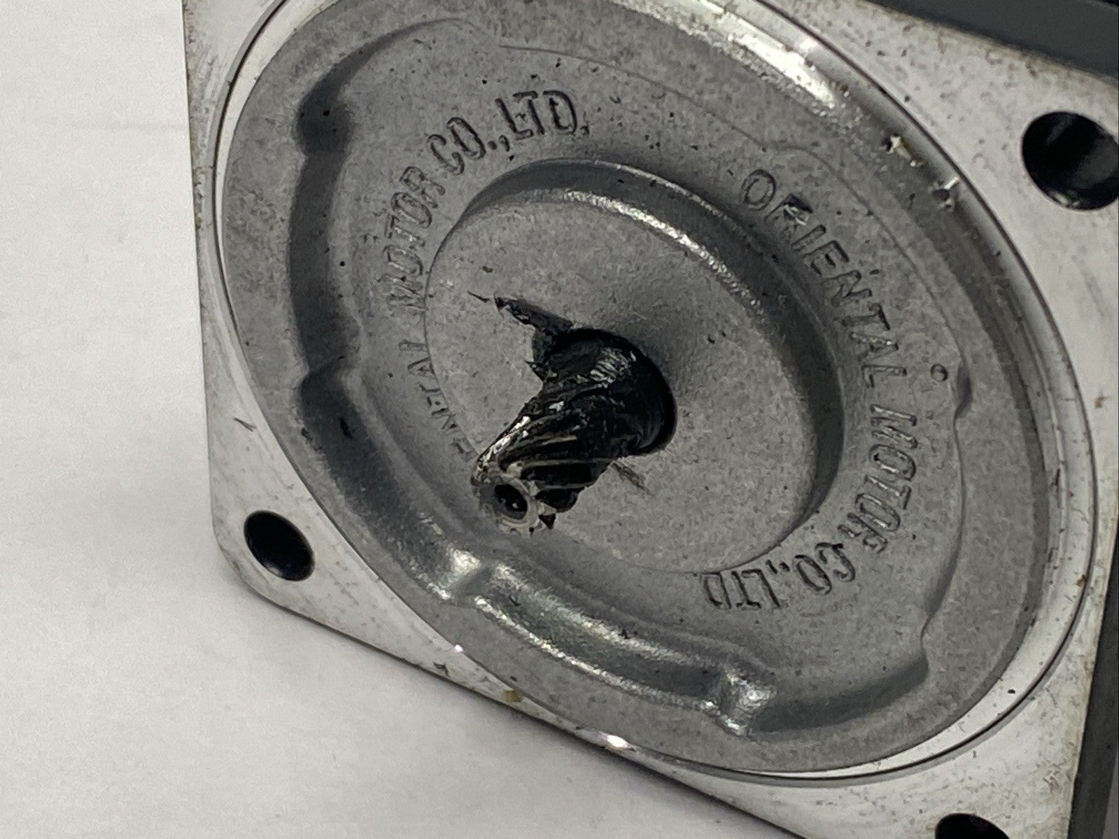 Oriental Motor USM206-401W AC Speed Control Motor 6W 1600RPM - Maverick Industrial Sales