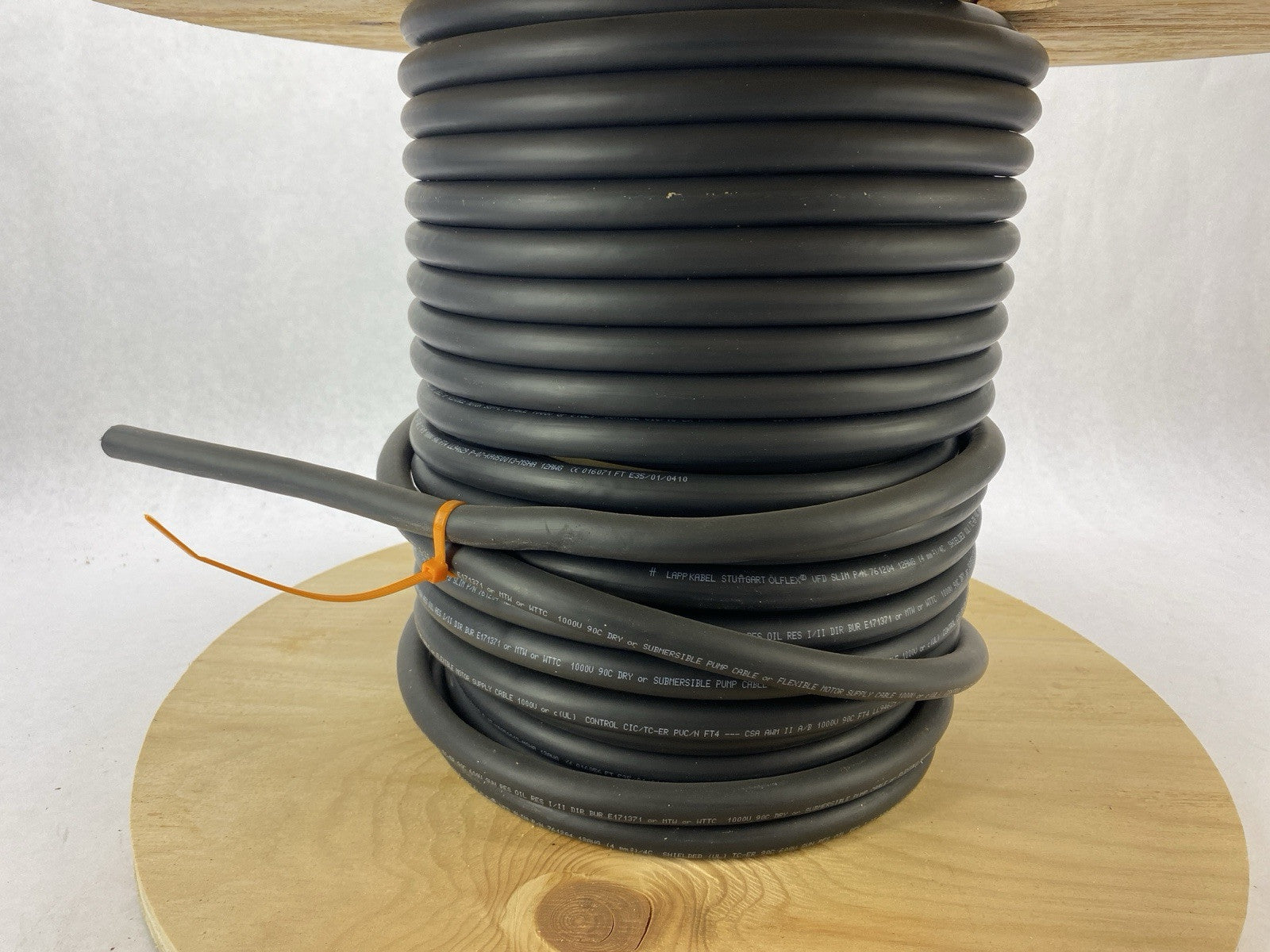 LAPP 761204 Cable OLFLEX VFD SLIM 4G4 12/4C 86.0 FT 4C 12 AWG Black - Maverick Industrial Sales